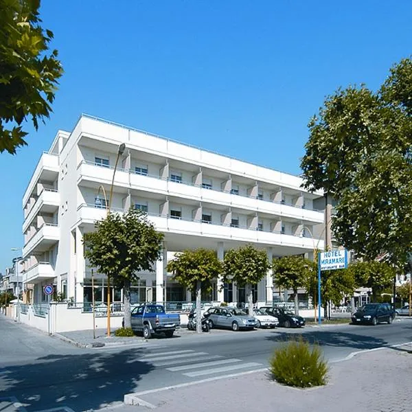 Hotel Miramare – hotel w mieście Giulianova