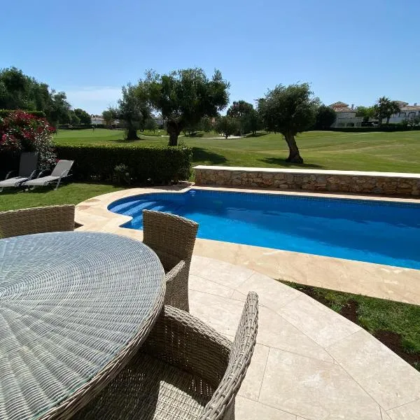 Mar Menor Golf Villa - Frontline Detached - Heated Pool, hotel in Torre-Pacheco