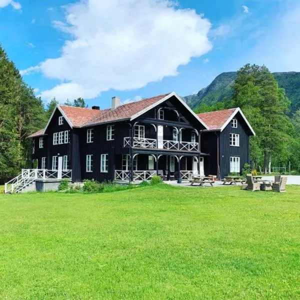 Phillipshaugen Lodge, hotel in Øksendalsøra