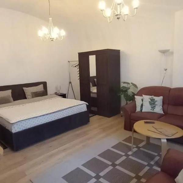 LUNA, khách sạn ở Oradea