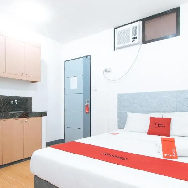 RedDoorz at CAA Road Las Pinas, hotel v destinaci Manila