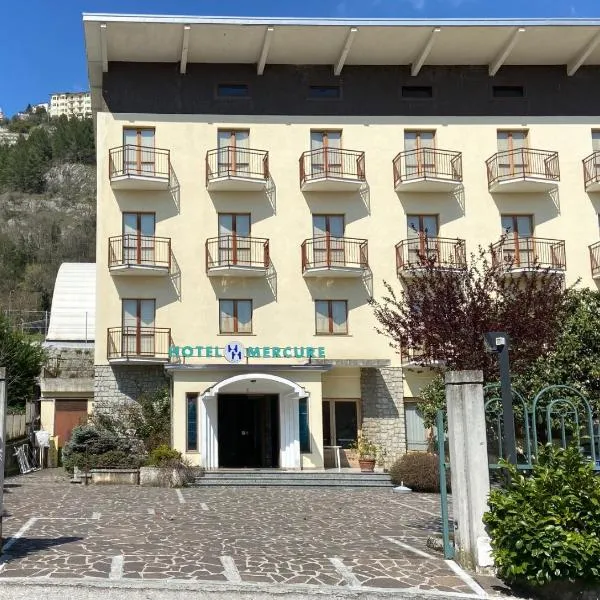 Hotel Mercure, hotel em Laino Borgo