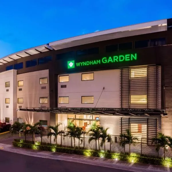 Wyndham Garden San Jose Escazu, Costa Rica, hotel en Santo Domingo