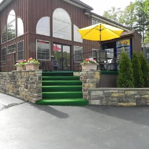 Mohican Resort Motel, Conveniently located to all Lake George attractions, hotel v destinaci Lake George