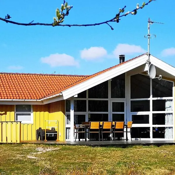 10 person holiday home in Fan, hotell i Sønderho