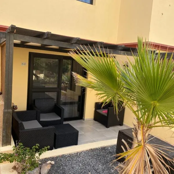 Brand New!! Green Oasis Costa Calma!!! !! Fast wi-fi !!, hotel v destinaci Costa Calma