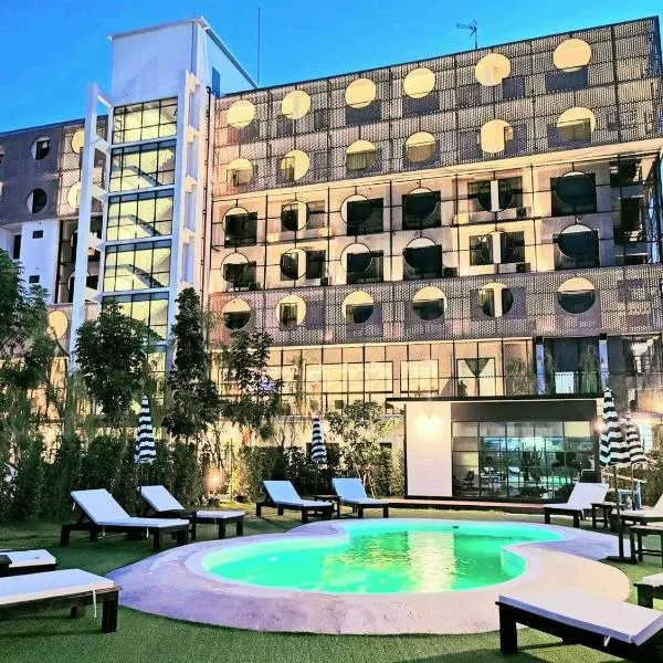 Hotel Fuse Rayong, hotel v destinaci Rayong