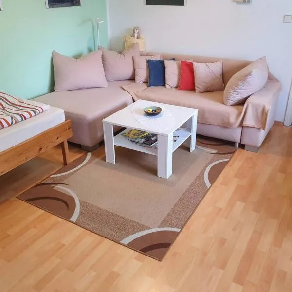 Haus im Grünen, hotel v destinaci Hoppegarten