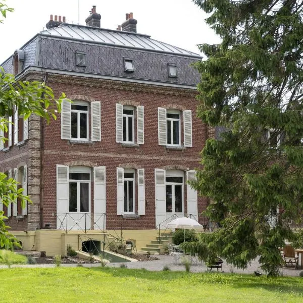 Domaine Les Tilleuls, hotel in Roussent