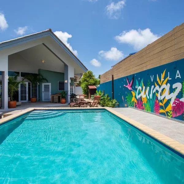 Villa Curazon met privézwembad vlakbij het strand!, hotel di Jan Thiel
