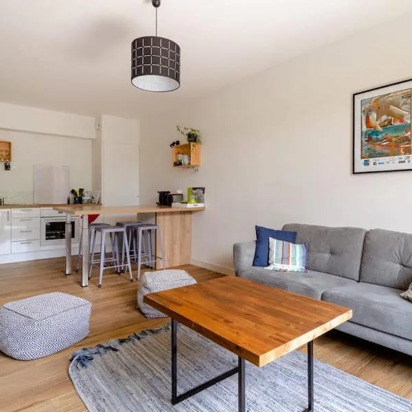 La casa de Sophie T3 avec jardinet, Parking privé - Port de Vannes, hotel in Vannes
