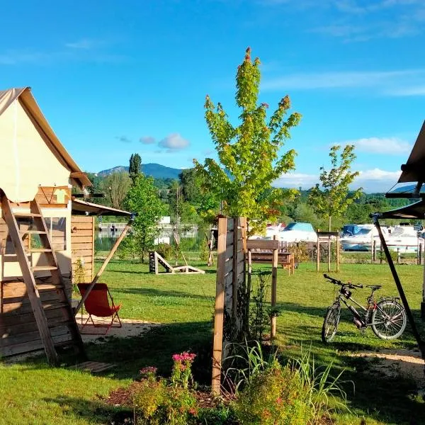 Les Lodges de la ViaRhôna - Tentes Lodges, hotel in Saint-Bois