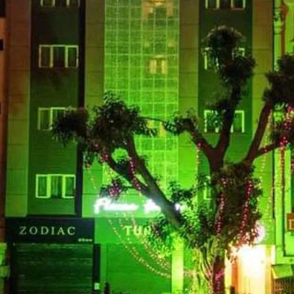 ์ ์
ฐ๋ํธ๋ฅด์ ์์นํ ํธํ
KC MANOR