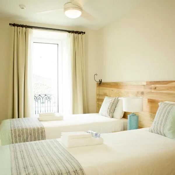 THE HOLY COW - Hostel & Suites, hotel di Ponta Delgada