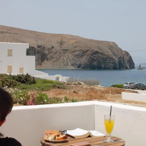 V-rooms in Milos Cyclades、ポロニアのホテル