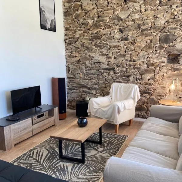 « La Crécerelle » spacieux gîte contemporain entre Tarn et Aveyron, hotel v destinácii Sainte-Gemme