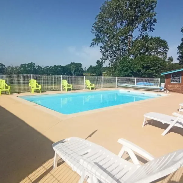 Camping des Papillons, hotel in Servant