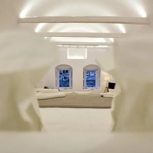 Hydra Hospitality Port Apartment, hotel in Hydra