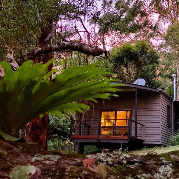 Whispering Valley Cottage Retreat, hotell i Maleny