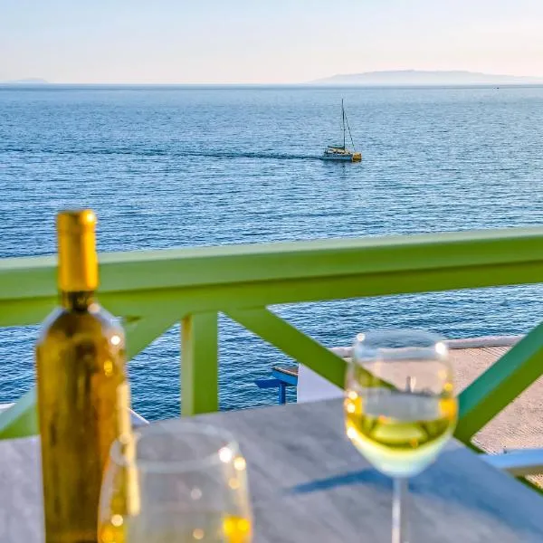 Corali Suites Andros, hotel in Batsi