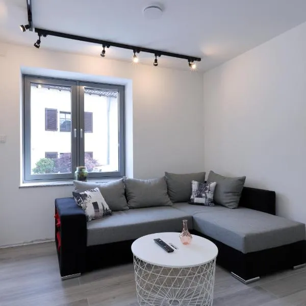 Modern und Neu, TOP Ausstattung mit Kaffeevollautomat, 2x Netflix-TV, Lüftungsanlage, Geschirrspüler, hotel in Wallerfangen