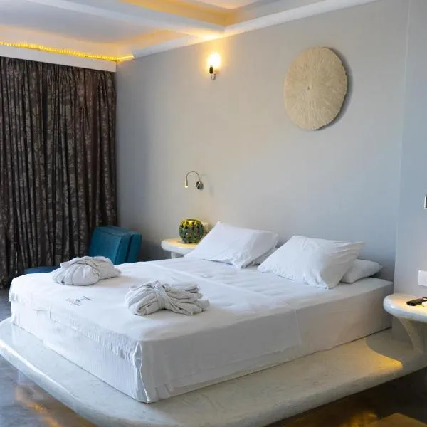 Demilmar Luxury Suites, hotel v destinaci Perissa