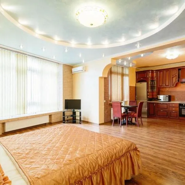 VIP апартаменти з видом на озеро, hotel in Kyiv