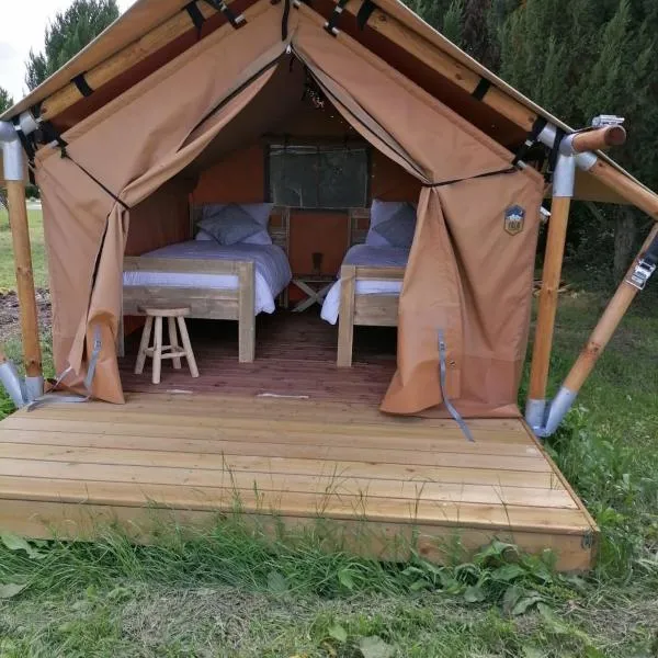 FERME DU CAROIRE, hotel in Bossay-sur-Claise