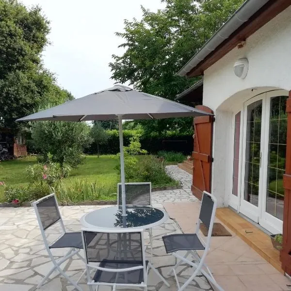 COCOONING – hotel w mieście Seyresse