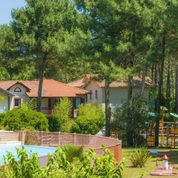 Maisonnette mitoyenne 2 étoiles paisible piscine océan lac vélo marche idéal pour tous, ξενοδοχείο σε Lacanau-Océan