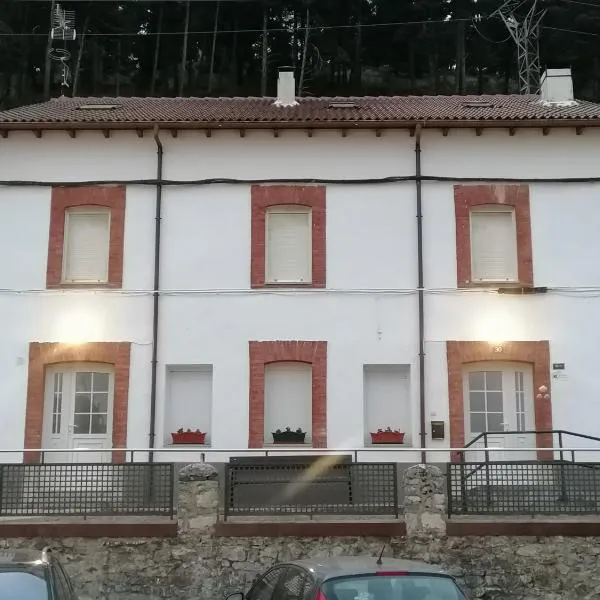 Albergue Cervera de Pisuerga, hotel v destinaci Cervera de Pisuerga