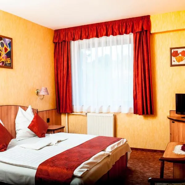 Beatrix Hotel: Pilisborosjenő şehrinde bir otel