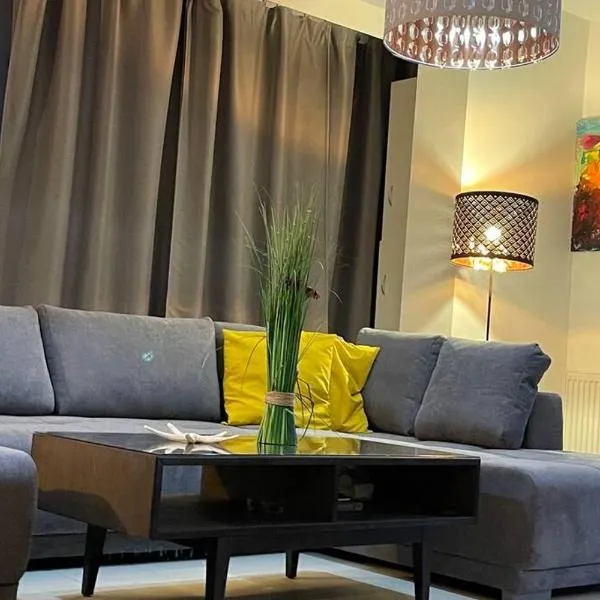 Apartment Happiness by Nicole Jutka, visual artist Olimp, khách sạn ở Olimp
