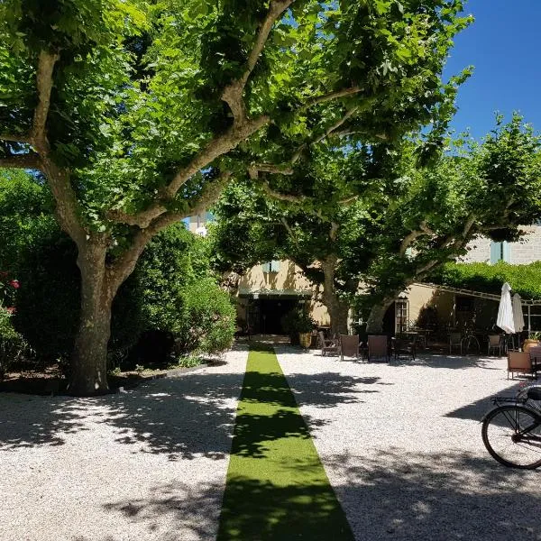 Logis Hotel Restaurant la Ferme, hotell i Avignon