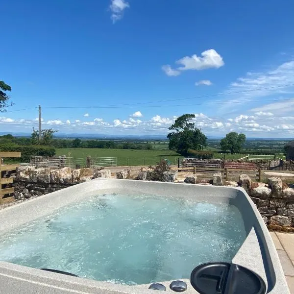 Rattlebeck Farm Cottage and Hot Tub PET FRIENDLY, מלון בHesket Newmarket