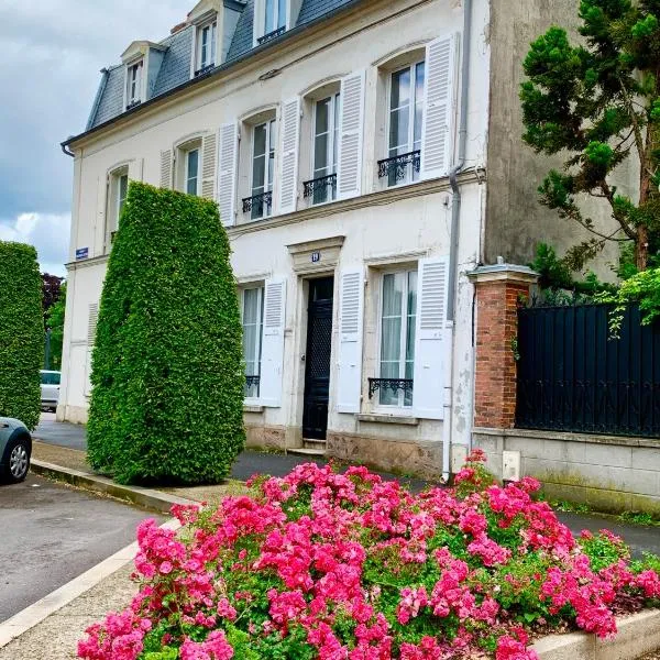 Les Remparts de Joussaume Latour, hótel í Château-Thierry