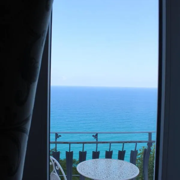 Ellysblue, hotel v destinaci Pizzo