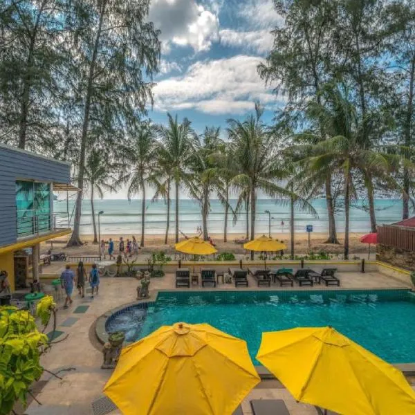 Kamala Beachfront Apartment, hotel in Kamala Beach
