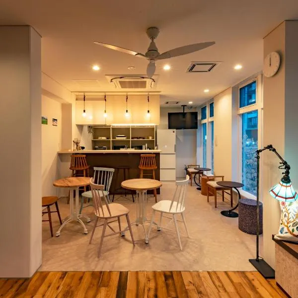 plat hostel keikyu sapporo sky, hotel v destinaci Sapporo