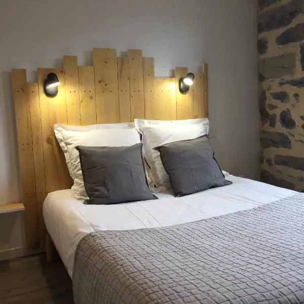 Hôtel Restaurant Le Bardière, hotel v destinácii Laguiole