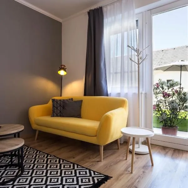Felhő Vendégház, hotel v destinaci Keszthely