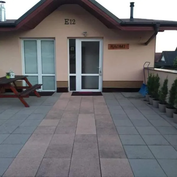 Apartman NAOMI E12, hotel in Nová Lesná