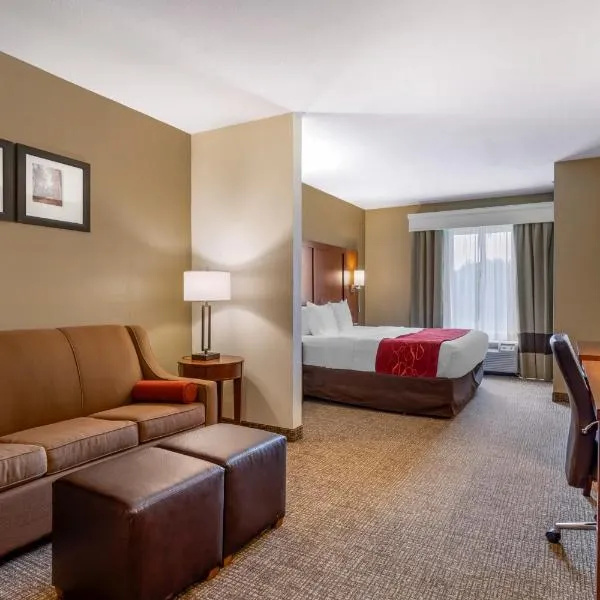 Comfort Suites North، فندق في Powell