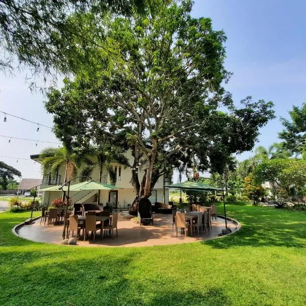 Estancia De Lorenzo Tarlac, hotel v destinaci Tarlac