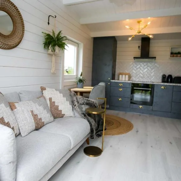 The Paddocks Cabin - Stylish, Cozy & Private, hotel v destinaci Killarney