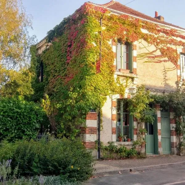 Maison d'hôtes "les volets verts" et sa brocante, hotel di Luçay-le-Mâle