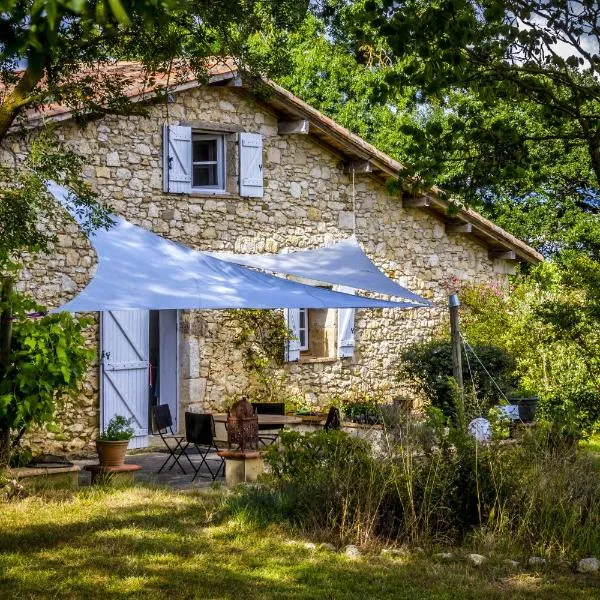 Chambres d'hôtes Enmarcade, hotel in Escorneboeuf