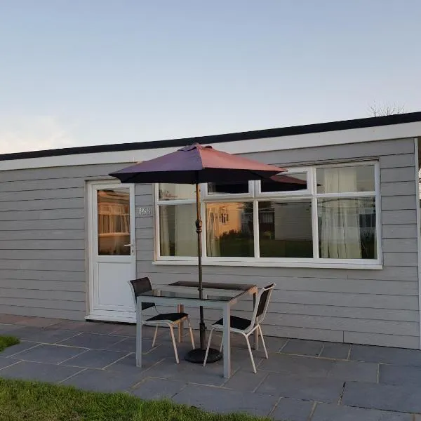 Camber Sands Holiday Chalets - The Grey, готель у місті Camber