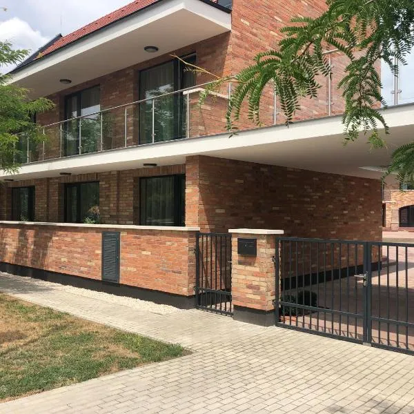 Castellum Apartmanház, hotel in Gyula