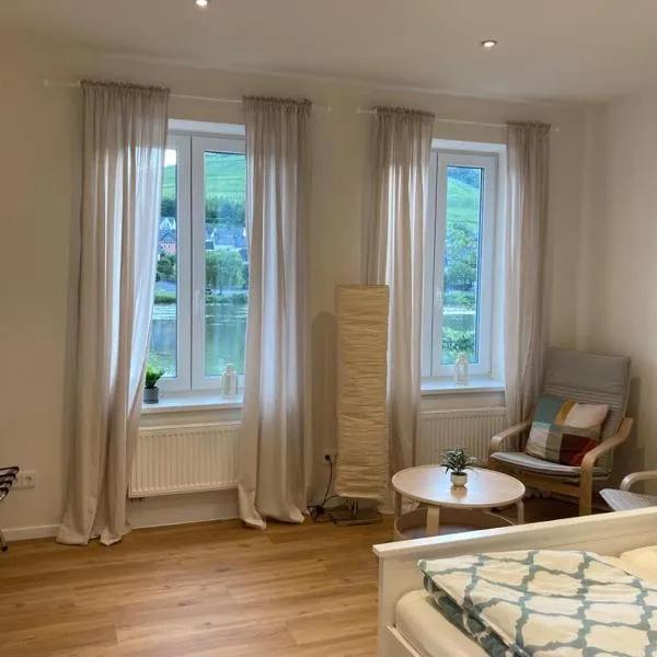 Apartment Hallenbach, khách sạn ở Zell an der Mosel